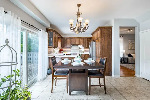 33 Belleville Drive, ON L6P 1V8