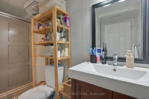 18 Chestermere Crescent, ON L7A 2E3
