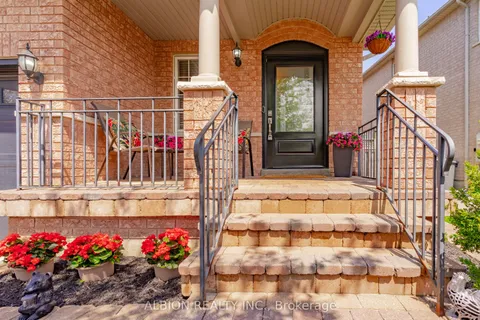 40 Emily Carr Crescent, ON L7E 2K9