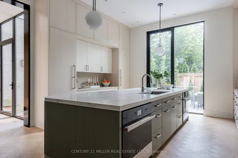 392 Maple Grove Drive, ON L6J 4V7