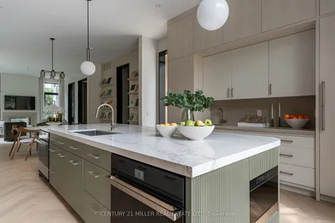 392 Maple Grove Drive, ON L6J 4V7