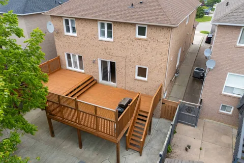 6356 Newcombe Drive, Mississauga, ON L5V 2G5