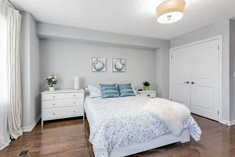 523B Royal York Road, ON M8Y 2S5