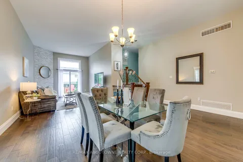 2362 Sinclair Circle, Burlington, ON L7P 3B3