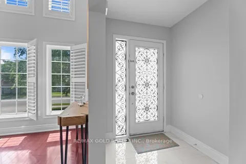 16 Upshall Drive, ON L6P 1E1