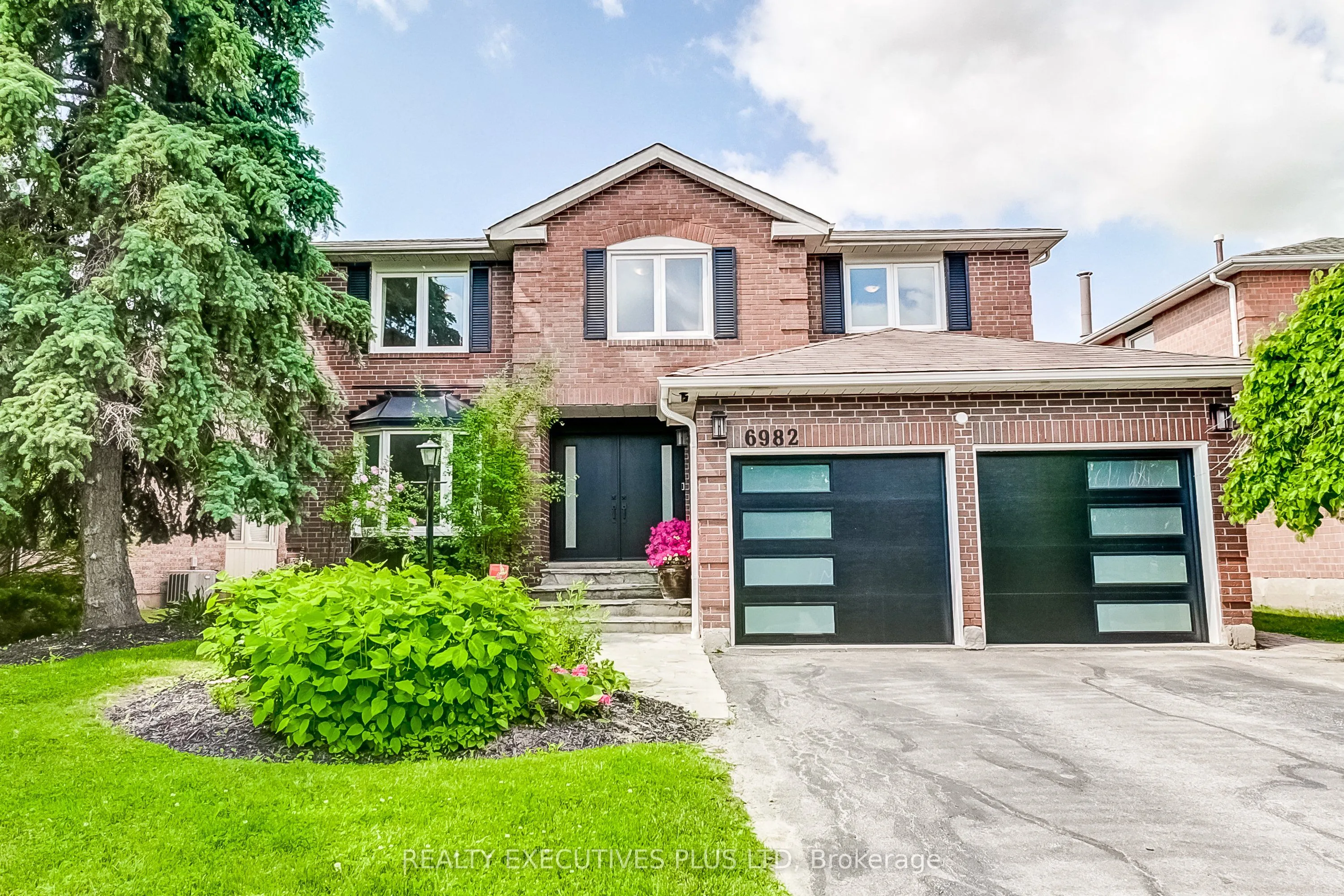 6982 Danton Promenade, ON L5N 4Z6