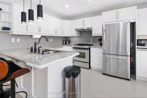 608 Brothers Crescent, ON L9T 0G8