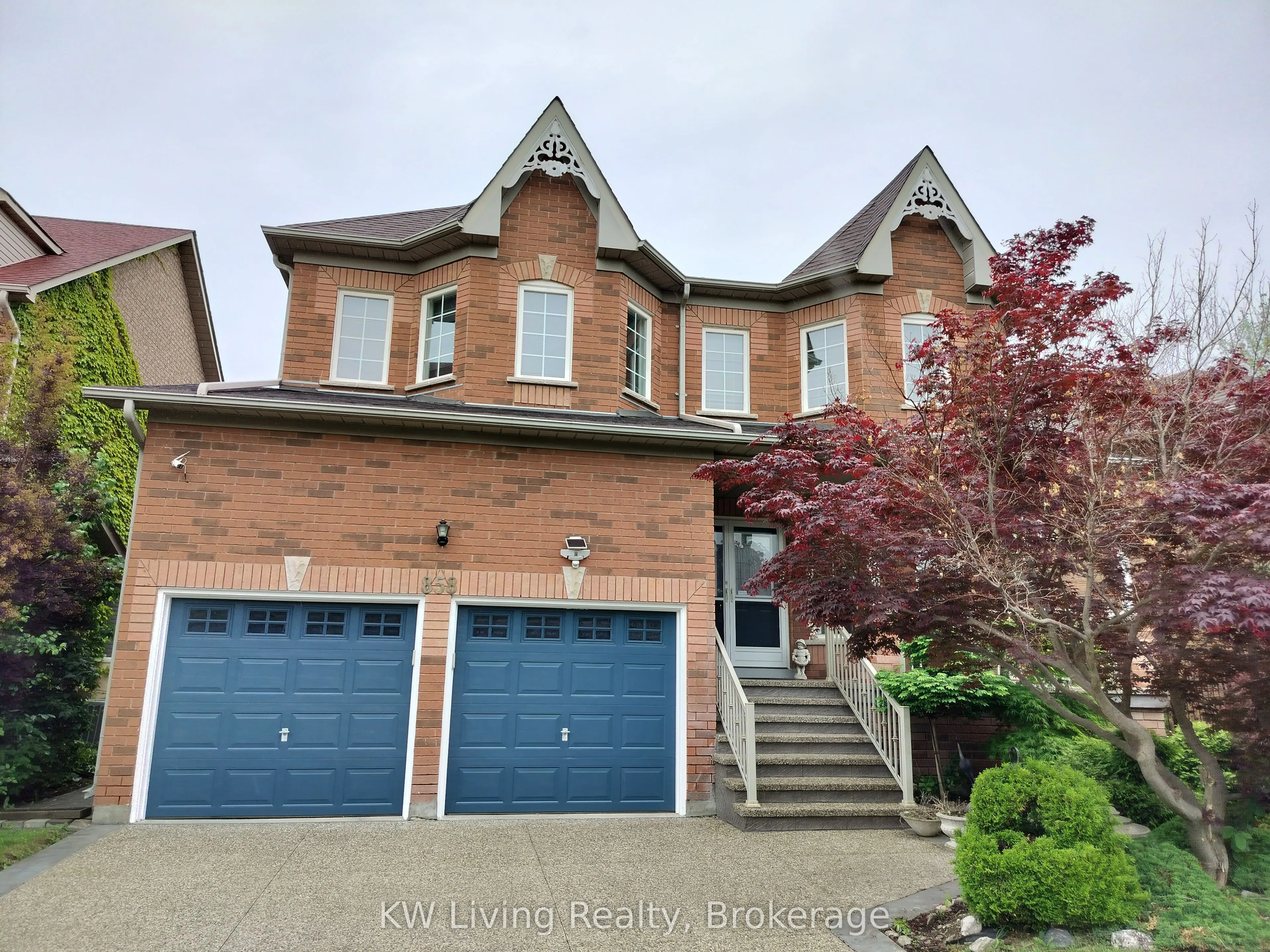 858 Silverthorn Mill Avenue, ON L5W 1B1