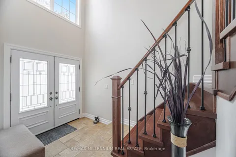 7368 Davemark Court, ON L5N 7P3