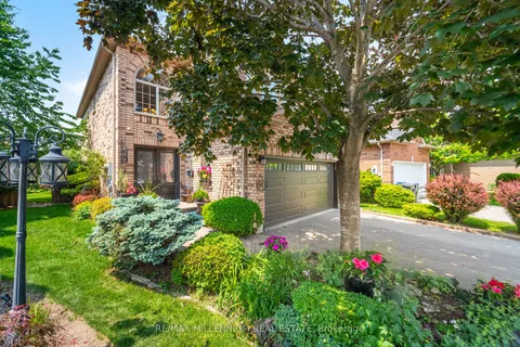 7368 Davemark Court, ON L5N 7P3