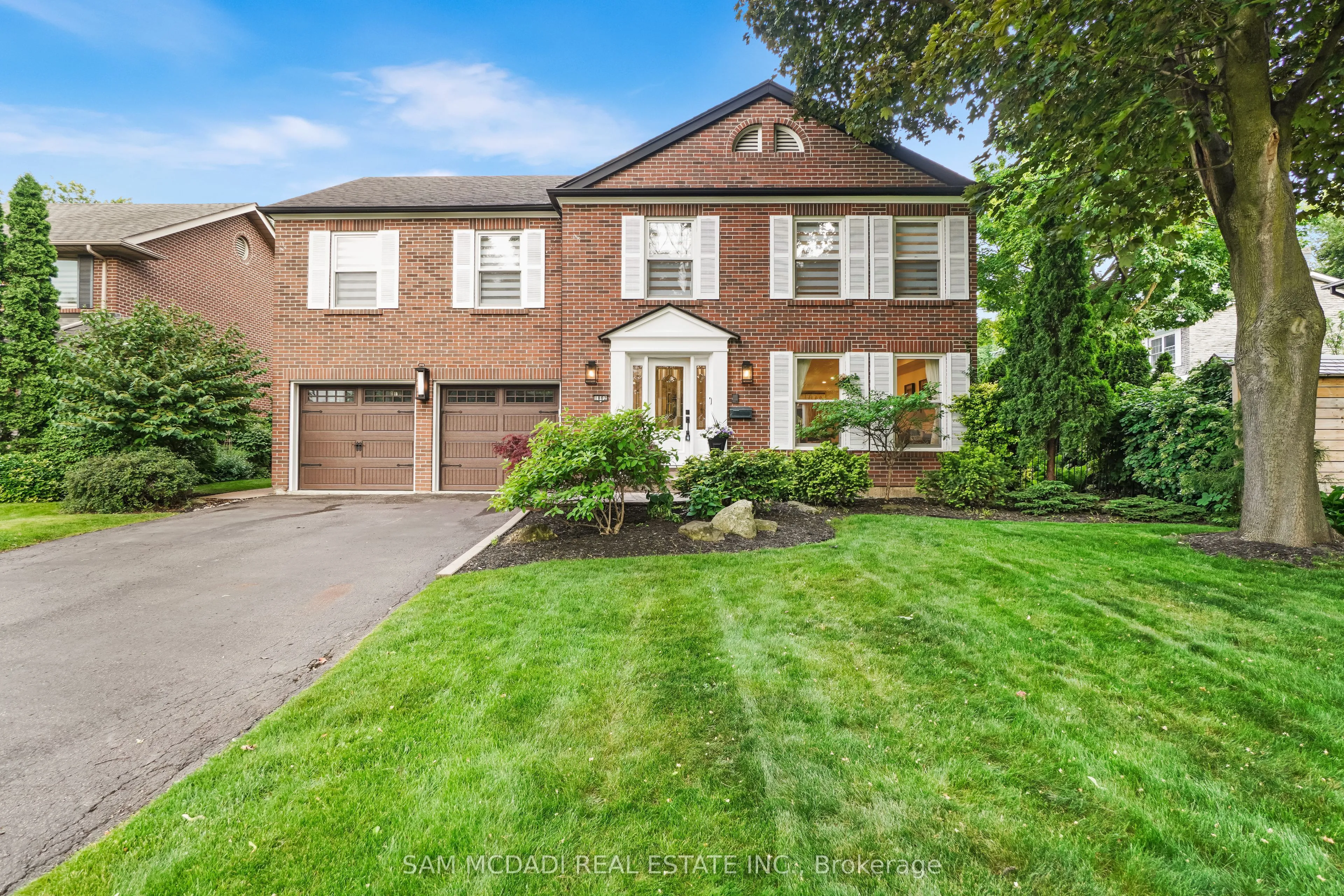 1882 Sherwood Forrest Circle, ON L5K 2E7