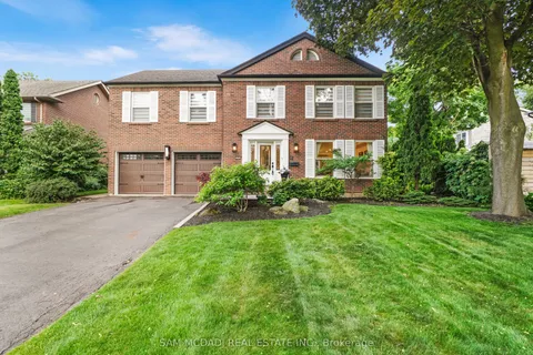 1882 Sherwood Forrest Circle, ON L5K 2E7