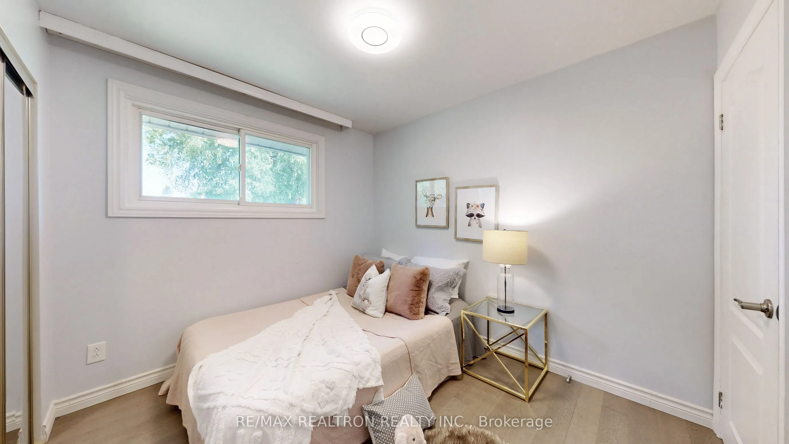 1599 Lewisham Drive, ON L5J 3R2