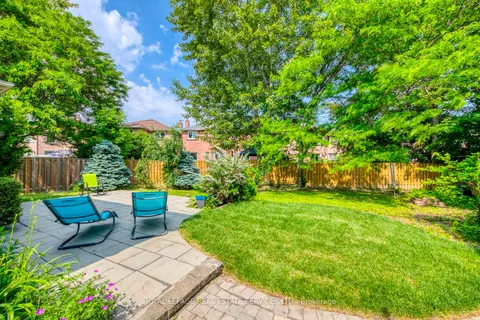 5627 Goldenbrook Drive, Mississauga, ON L5M 3W2