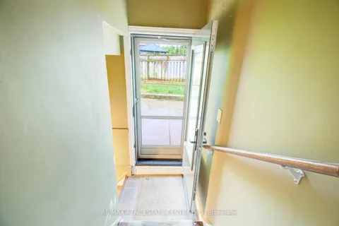 2518 Stillmeadow Road, ON L5B 1X7