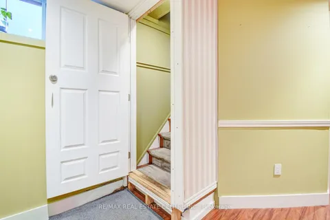 2518 Stillmeadow Road, ON L5B 1X7