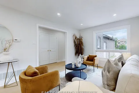 3282 Dragon Drive, Mississauga, ON L5B 3G7