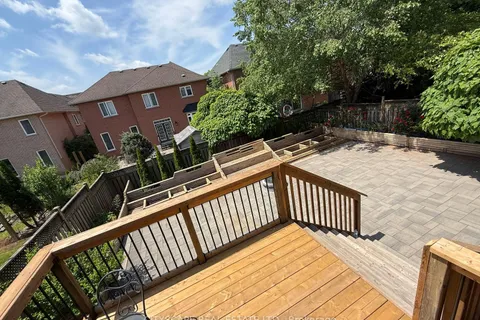 194 Tawny Crescent, ON L6L 6T4