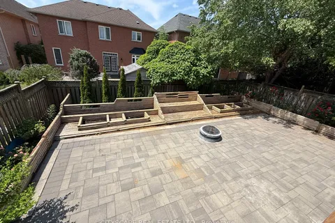 194 Tawny Crescent, ON L6L 6T4