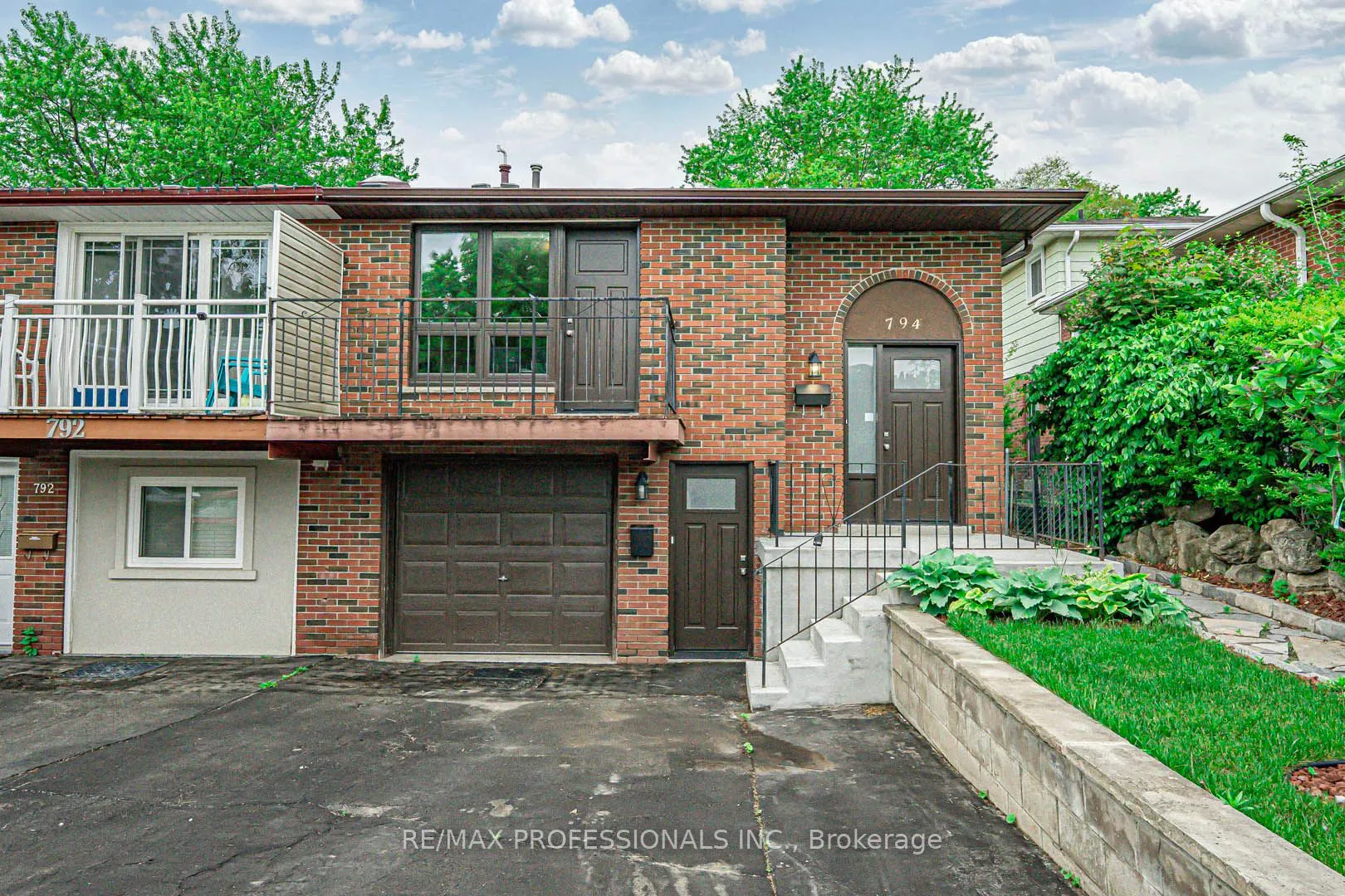 794 Embassy Avenue, ON L5J 2Y2
