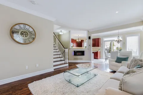 73 Pergola Way, ON L6Y 5N1