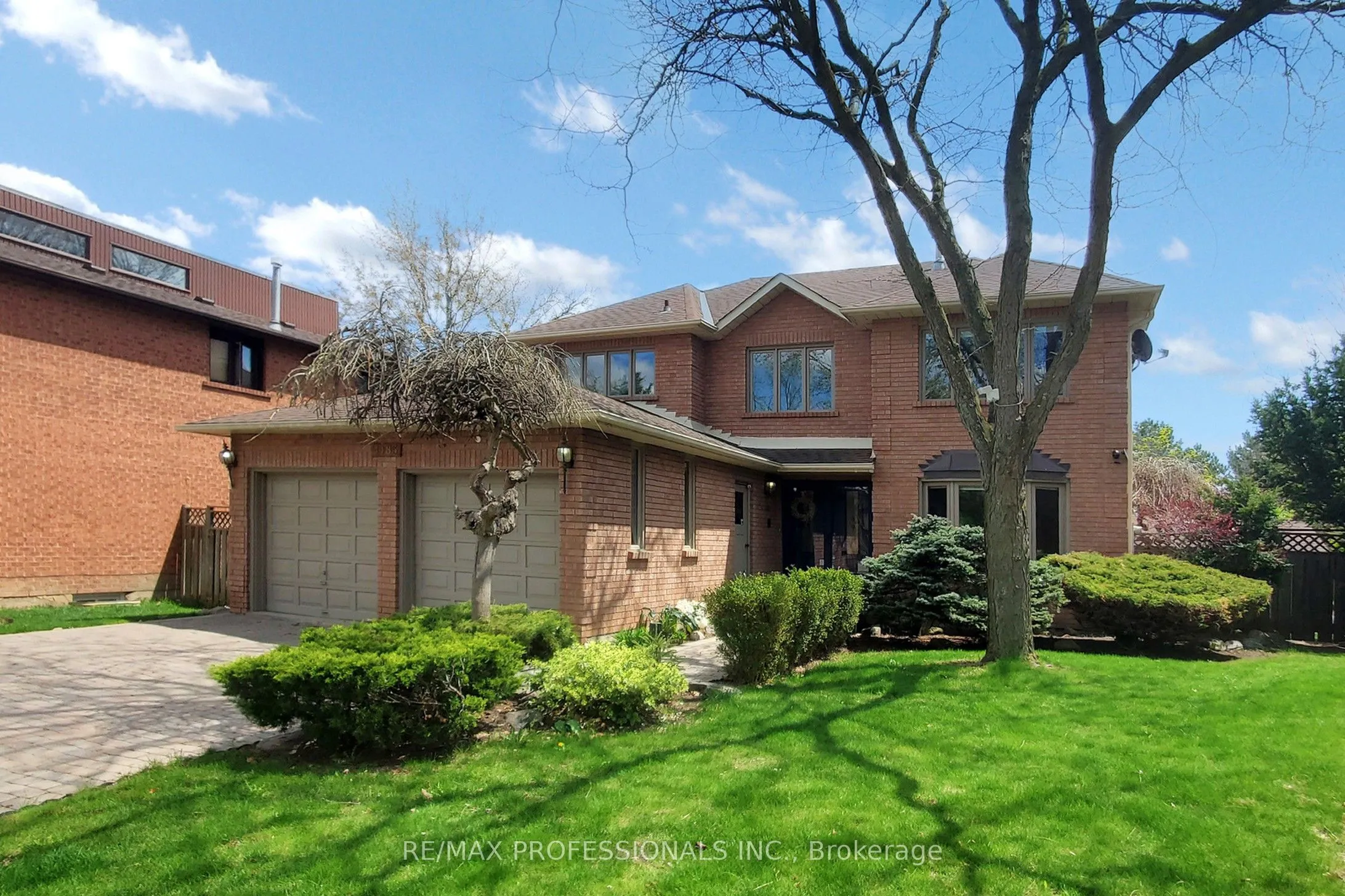4183 Renoak Court, ON L5C 4K3