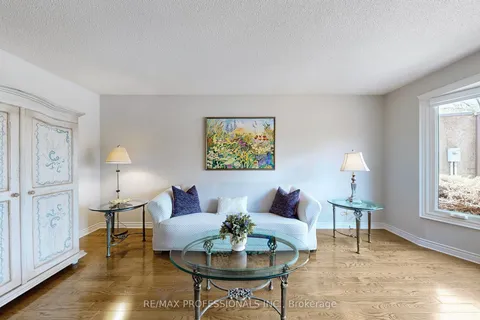 4183 Renoak Court, ON L5C 4K3