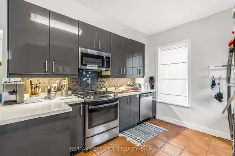 52 Fern Avenue, ON M6R 1K1