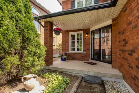 561 Phoebe Crescent, ON L7L 6H6
