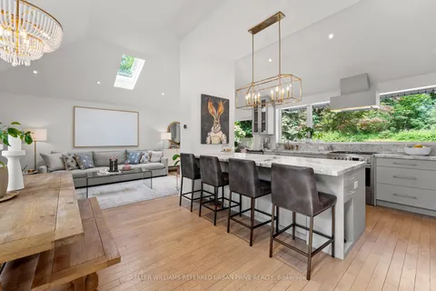 4 Pinehurst Crescent, ON M9A 3A5