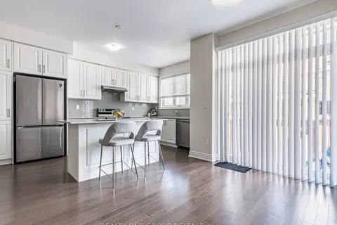 6 Quinton Ridge, ON L6Y 0E3