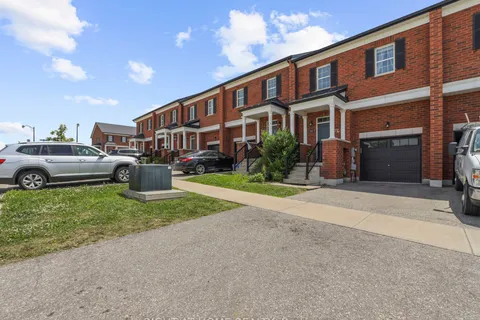 64 Mclaughlin Avenue, ON L9T 9A4