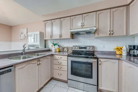 22 Sweet Briar Lane, ON L6Z 4V3