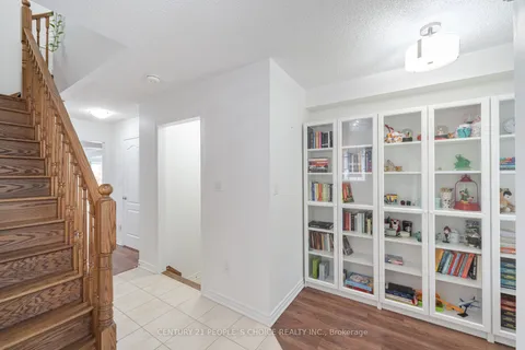 289 REIS Place, ON L9E 0A9