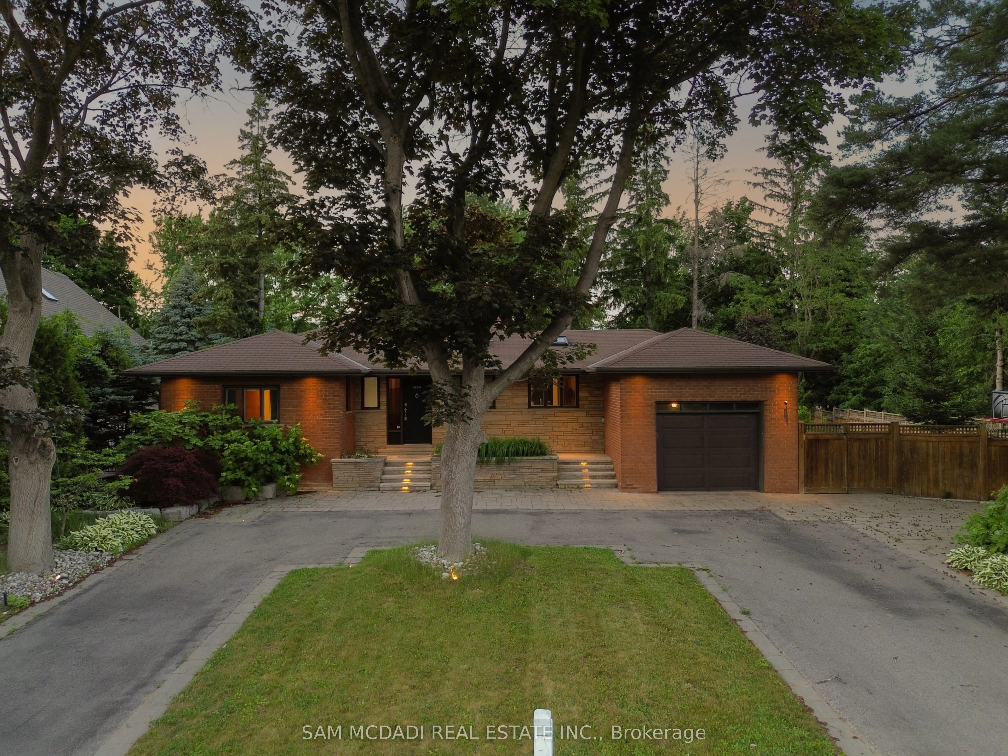 1333 Wateska Boulevard, ON L5H 2R1