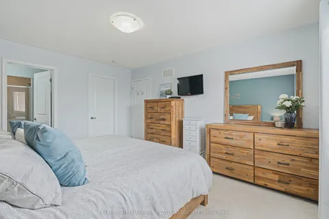 44 Dredge Court, ON L9T 8T1