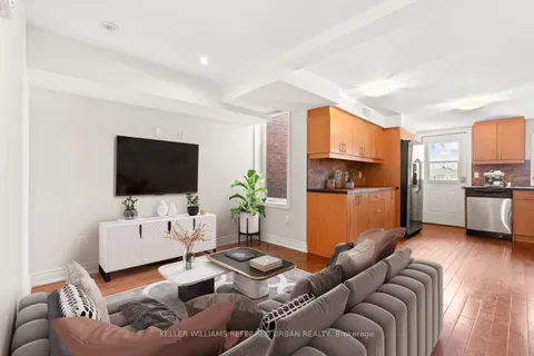 32 Castleton Avenue, ON M6N 3Z5