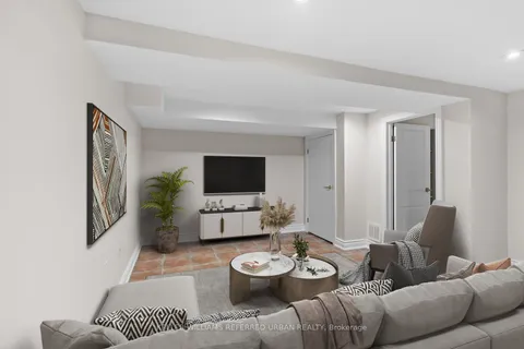 32 Castleton Avenue, ON M6N 3Z5