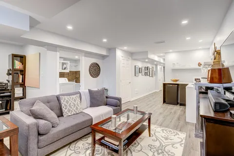 100 Kempenfelt Trail, ON L7A 0Z9