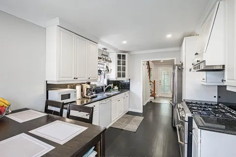 5599 Brenchley Avenue, ON L5V 2H3