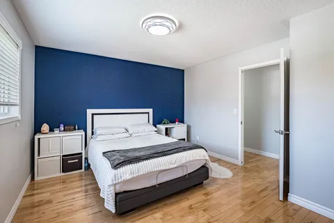 5599 Brenchley Avenue, ON L5V 2H3