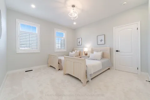28 Adrian Crescent, ON L6X 5M6