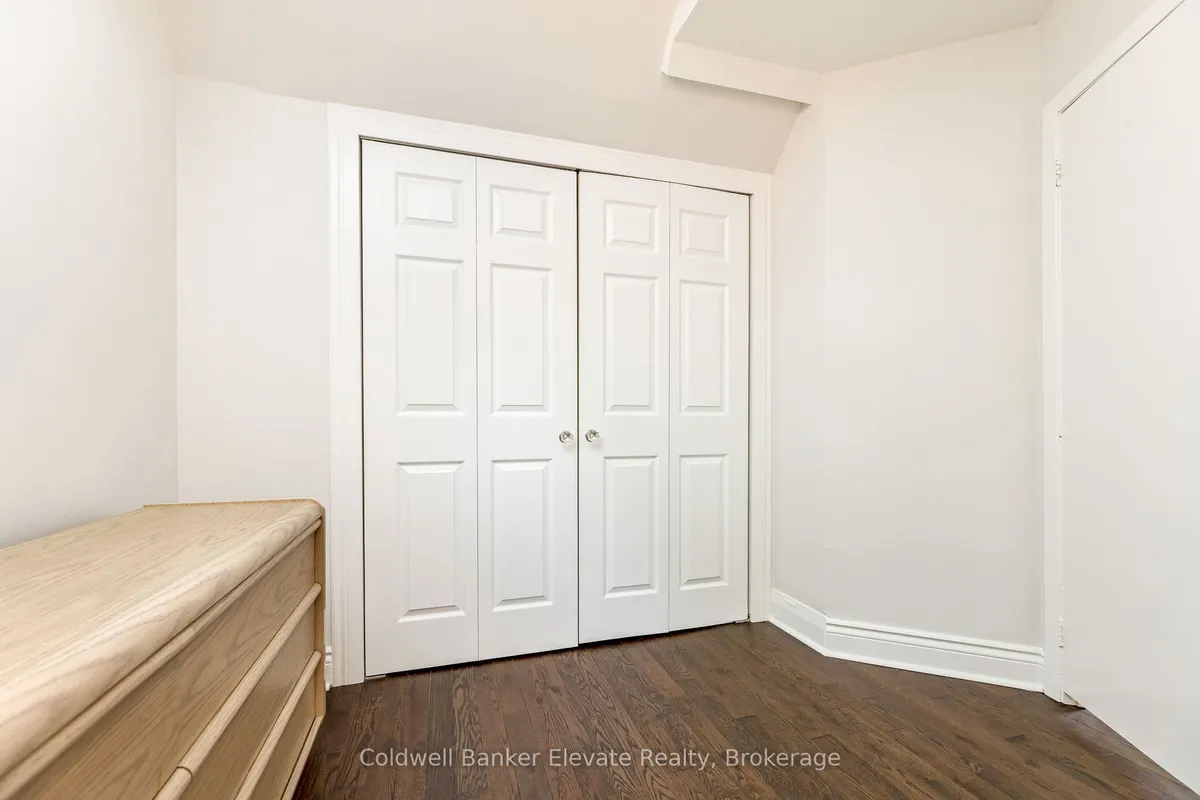 460 St John's Road, ON M6S 2L3