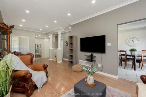 1876 Stevington Crescent, ON L5N 7S5