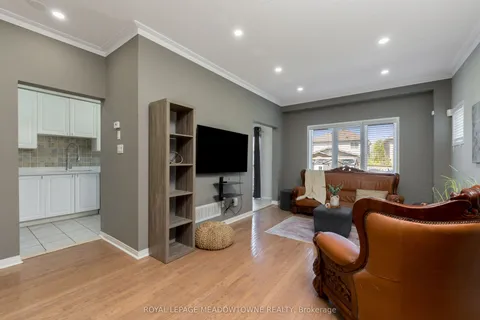 1876 Stevington Crescent, ON L5N 7S5