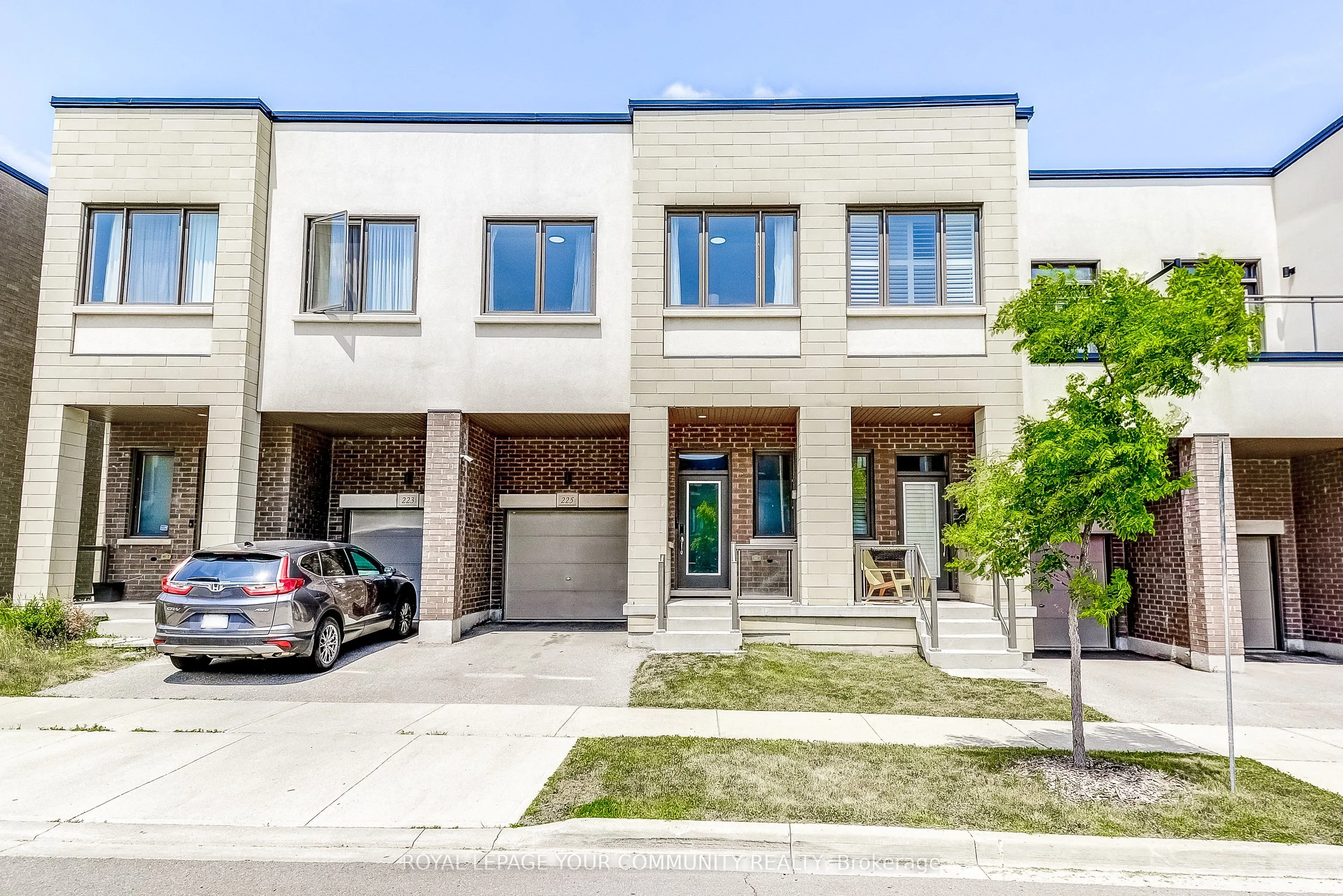 225 Fowley Drive, ON L6H 0P4