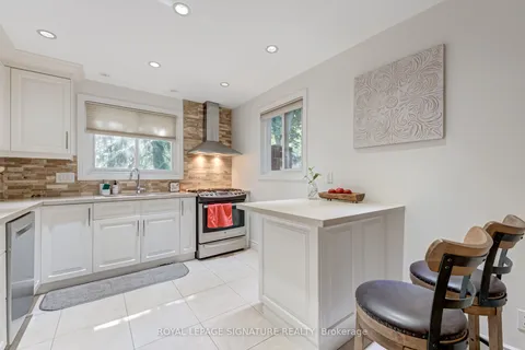 1481 Otis Avenue, Mississauga, ON L5C 2R8