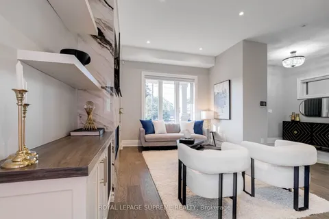 15 Parkchester Road, ON M6M 2S1
