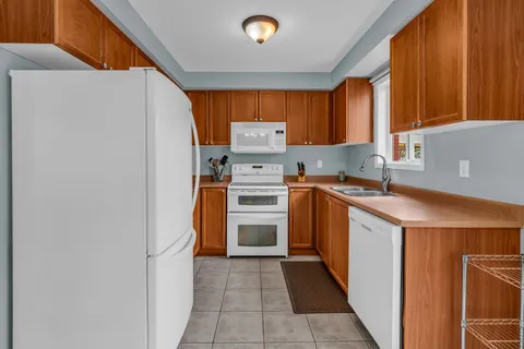 52 Melissa Court, ON L6X 4X1