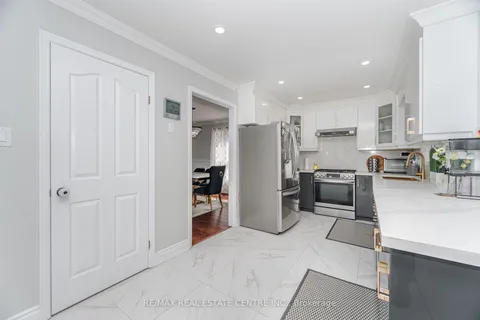 20 St Mark Place, ON L6X 3W5